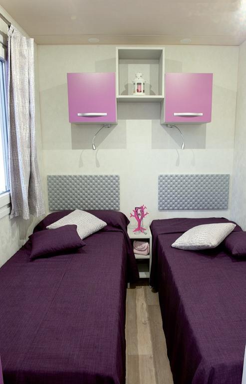 Holiday Mobile Homes Park Riviera Karigador Kültér fotó