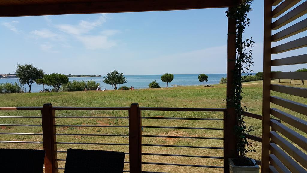 Holiday Mobile Homes Park Riviera Karigador Kültér fotó