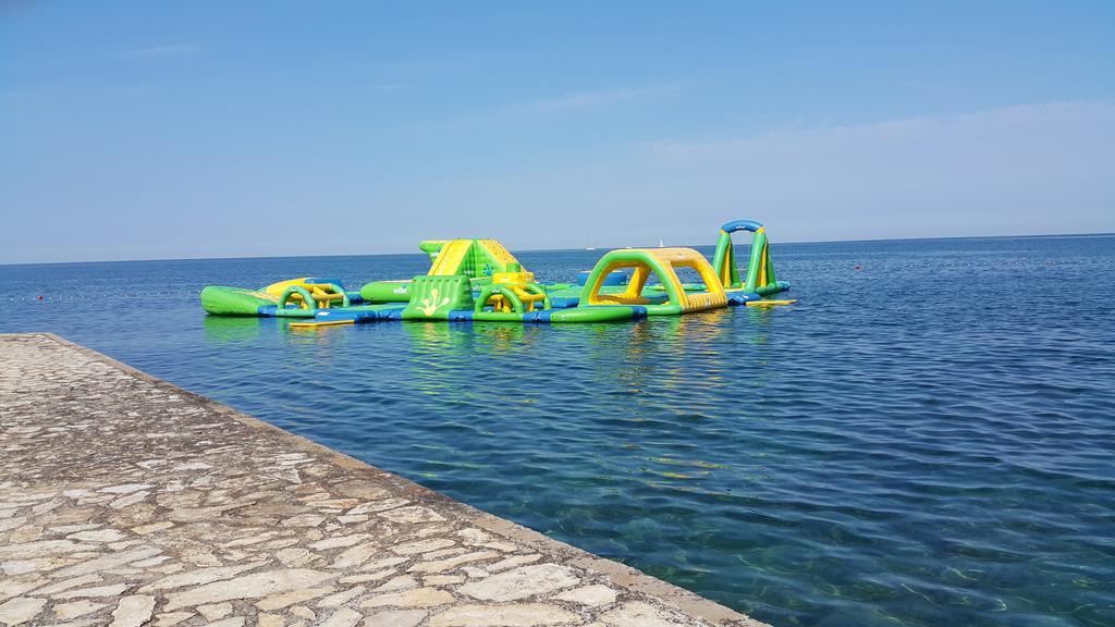 Holiday Mobile Homes Park Riviera Karigador Kültér fotó