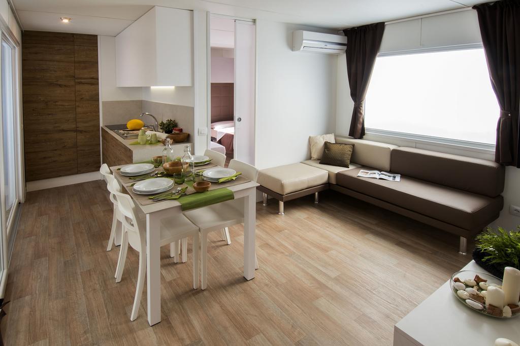 Holiday Mobile Homes Park Riviera Karigador Kültér fotó