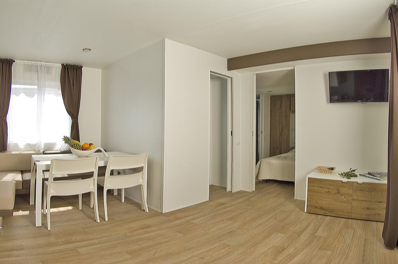 Holiday Mobile Homes Park Riviera Karigador Kültér fotó