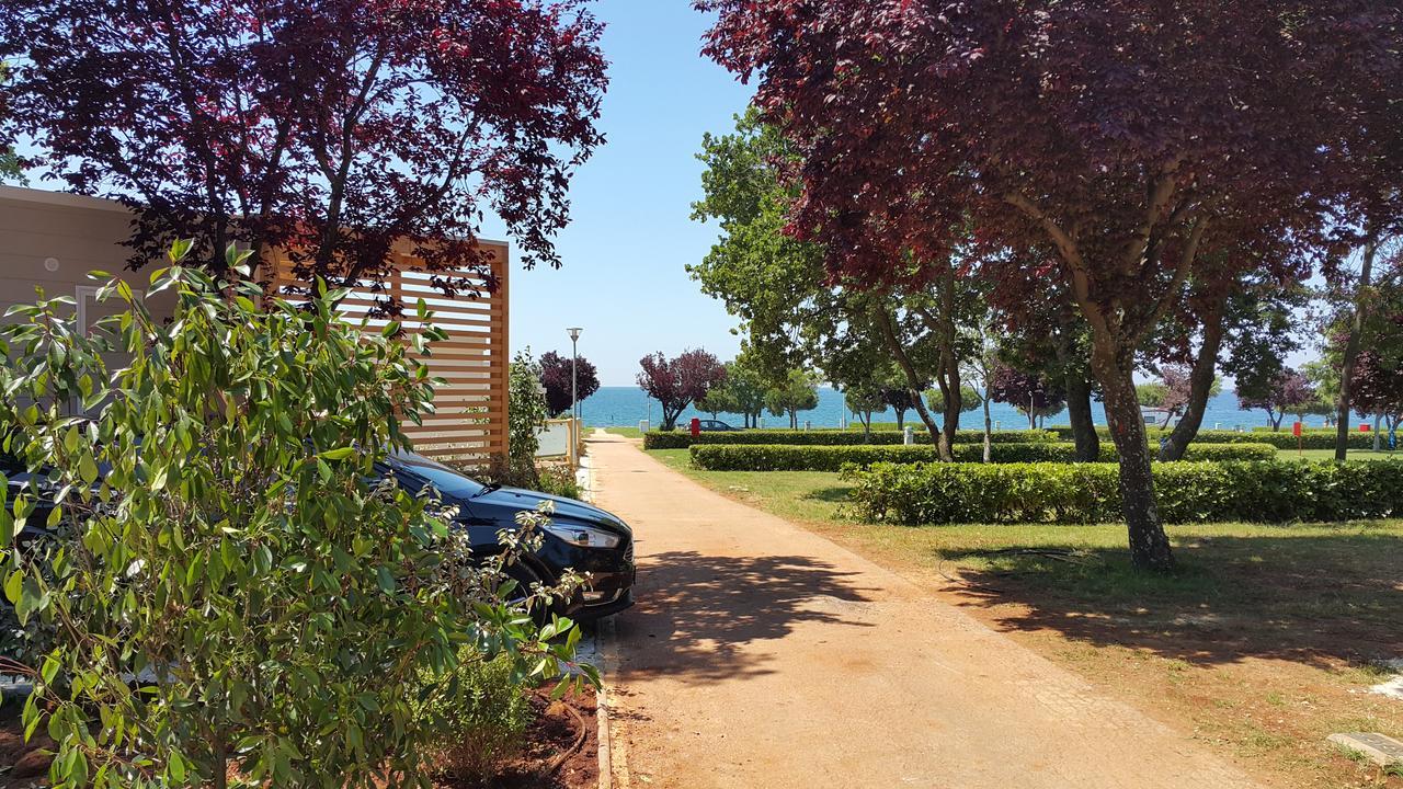 Holiday Mobile Homes Park Riviera Karigador Kültér fotó
